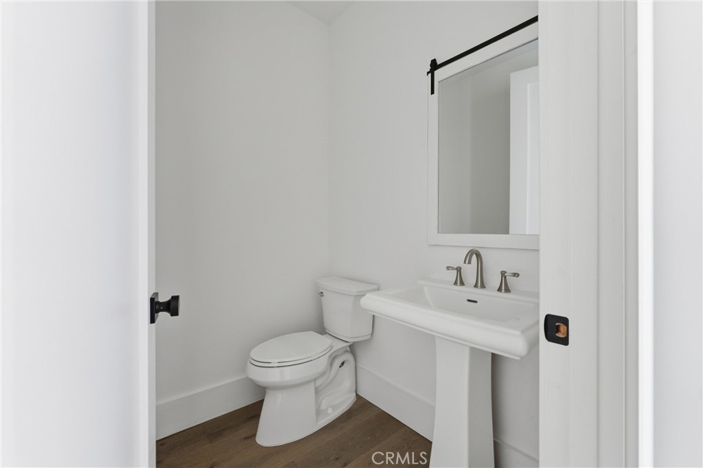 24401 Oaktree Court Property Photo 11
