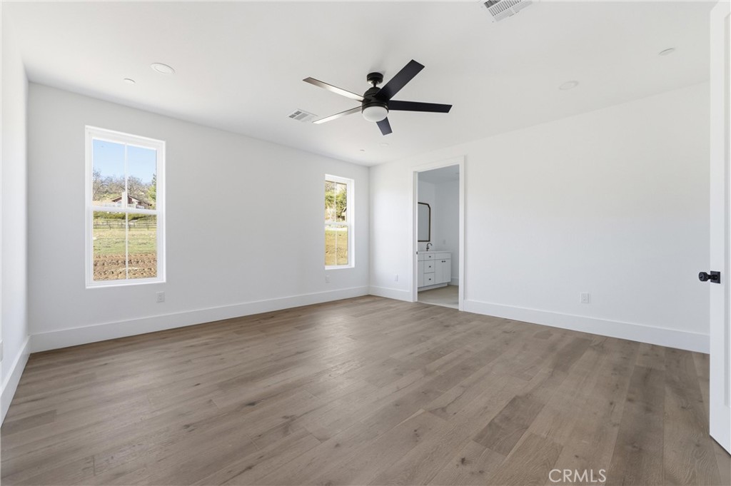24401 Oaktree Court Property Photo 19