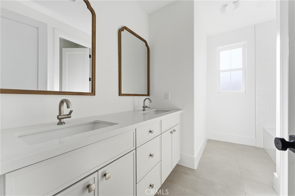 24401 Oaktree Court Property Photo 25