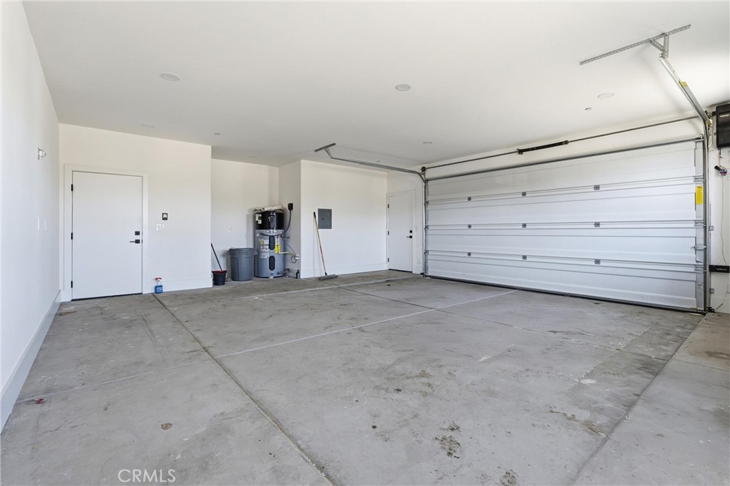 24401 Oaktree Court Property Photo 29