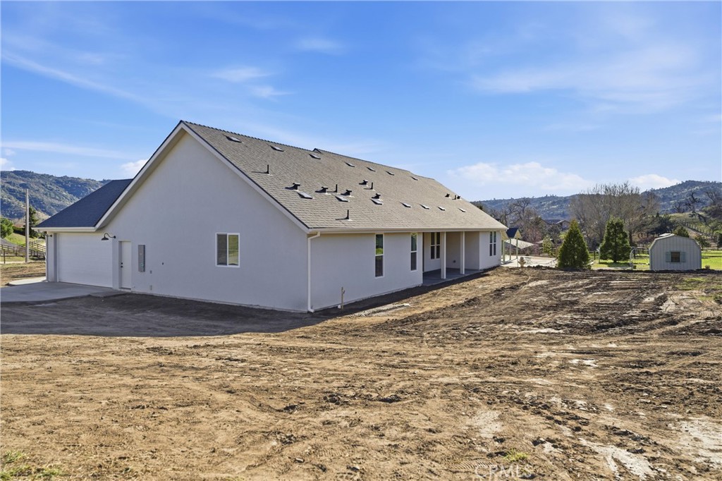 24401 Oaktree Court Property Photo 33