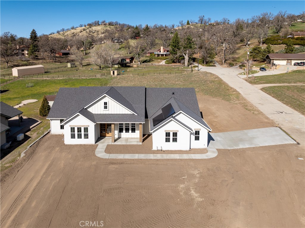 24401 Oaktree Court Property Photo 43