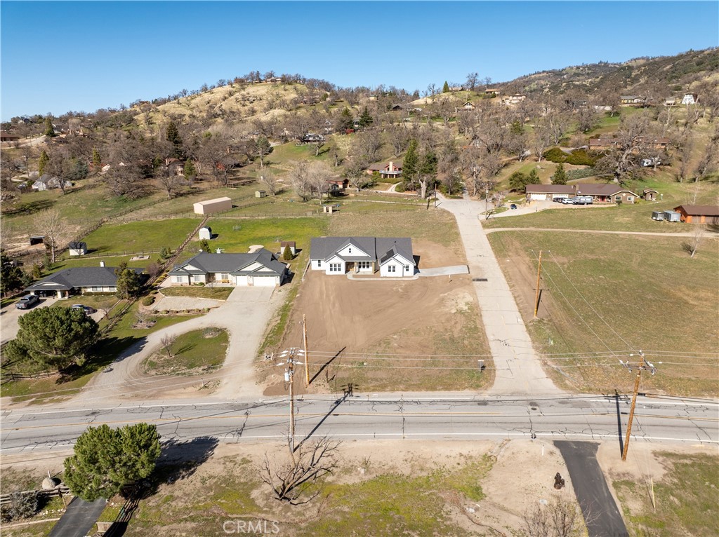 24401 Oaktree Court Property Photo 46
