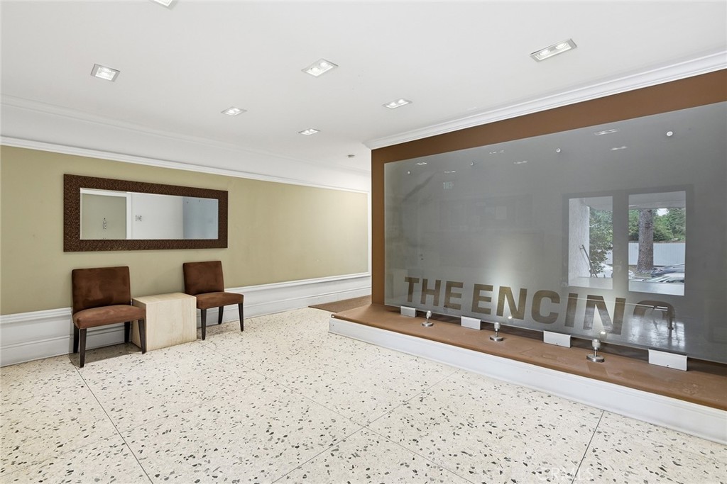 16012 Moorpark 302a Property Photo 3