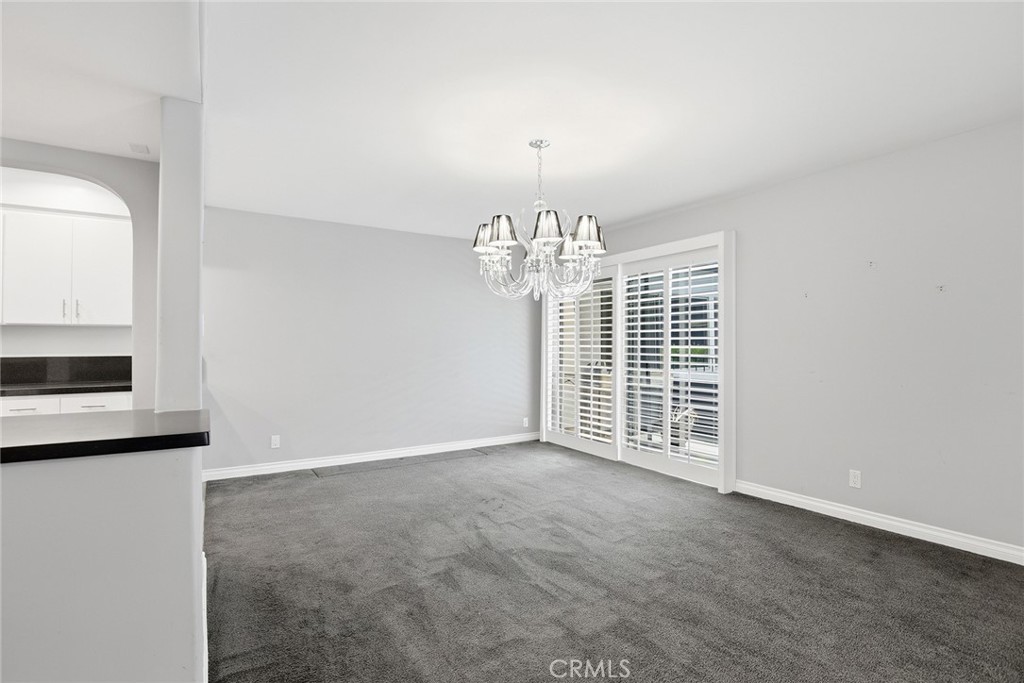 16012 Moorpark 302a Property Photo 11