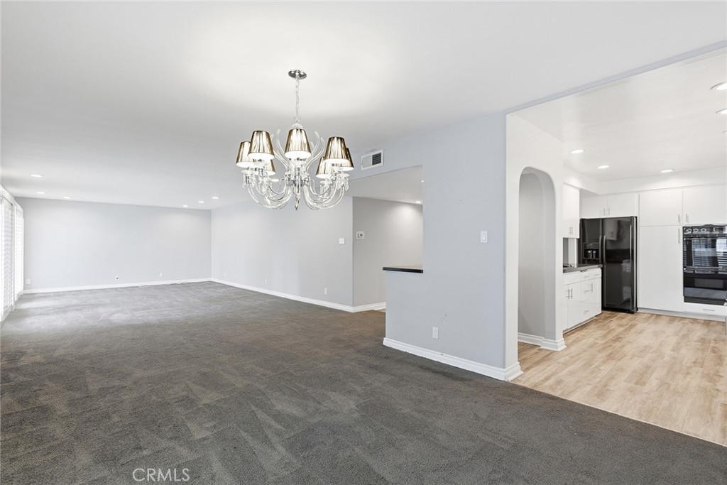 16012 Moorpark 302a Property Photo 16
