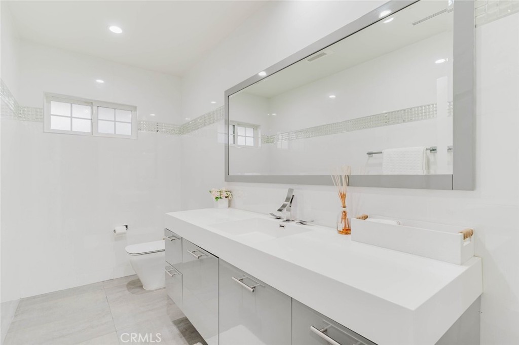 17451 Osborne Street Property Photo 8