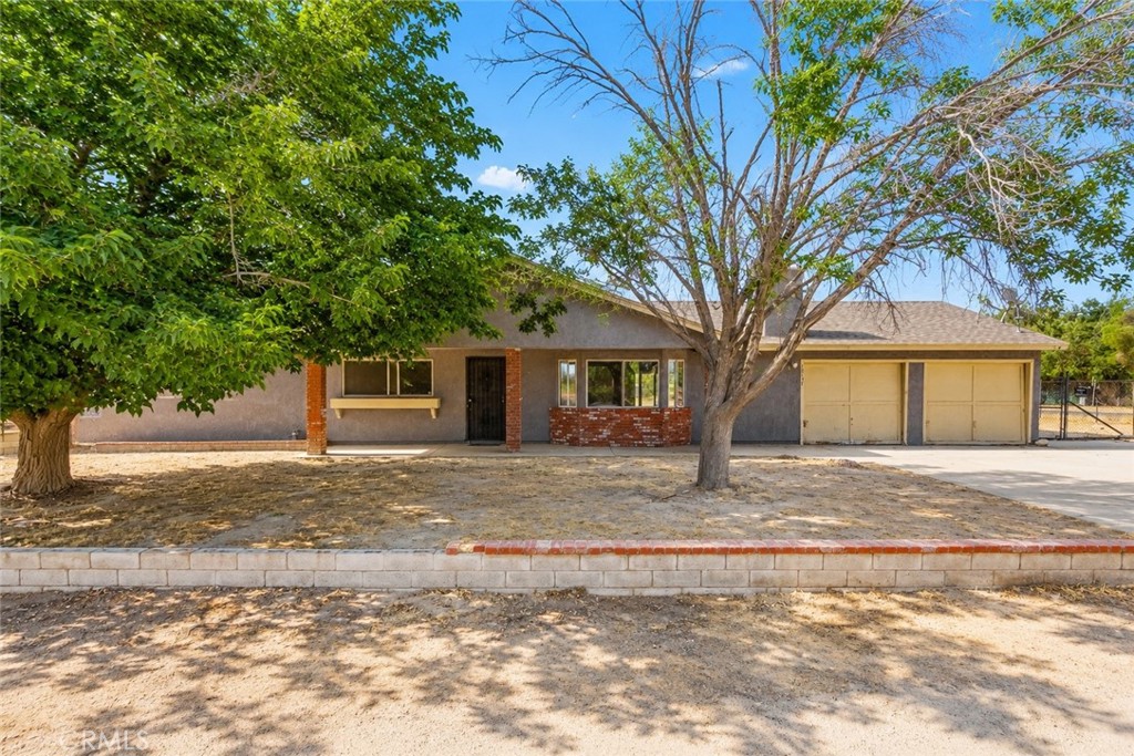 10157 E Avenue R8 Property Photo 1
