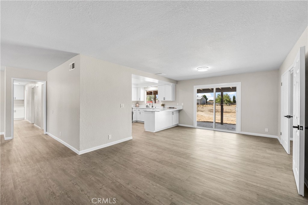 10157 E Avenue R8 Property Photo 10
