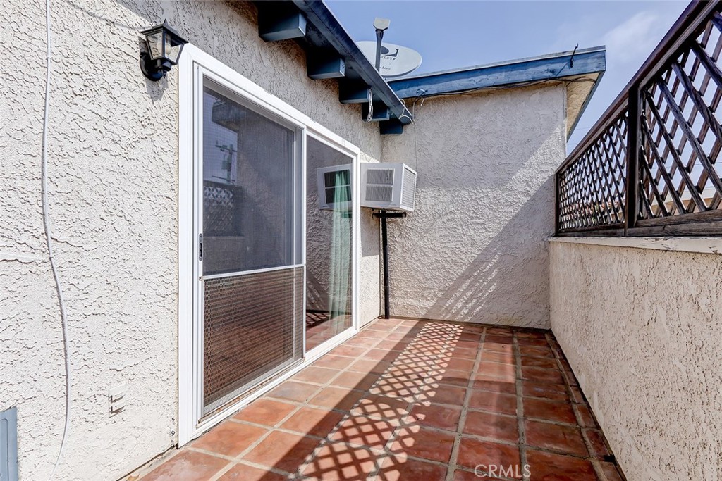 2219 Curtis C Property Photo 12