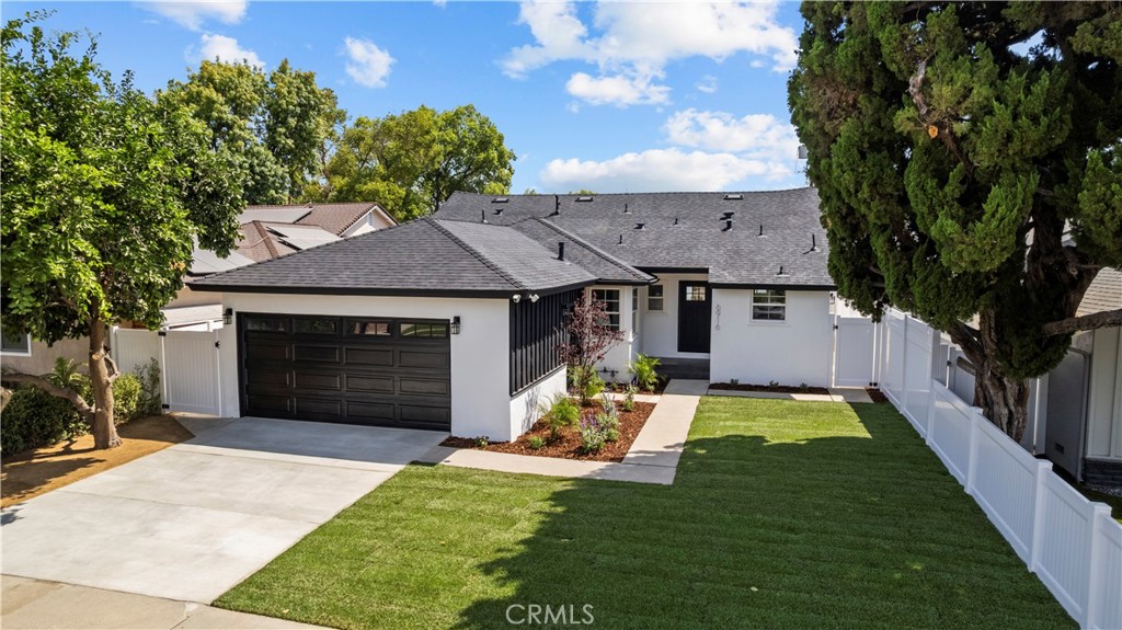 6916 Bianca Property Photo 1