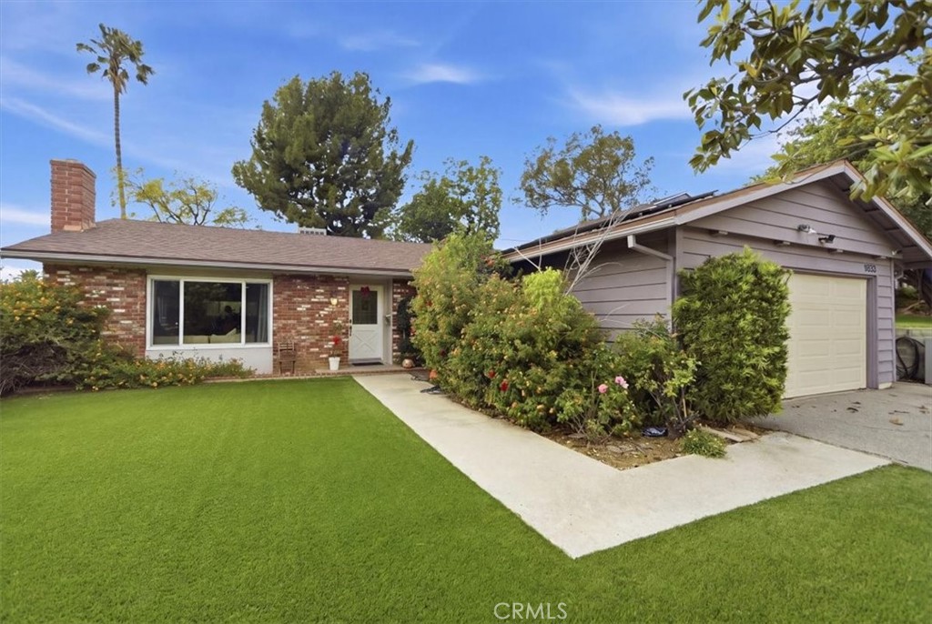 9533 Frankirst Property Photo 1