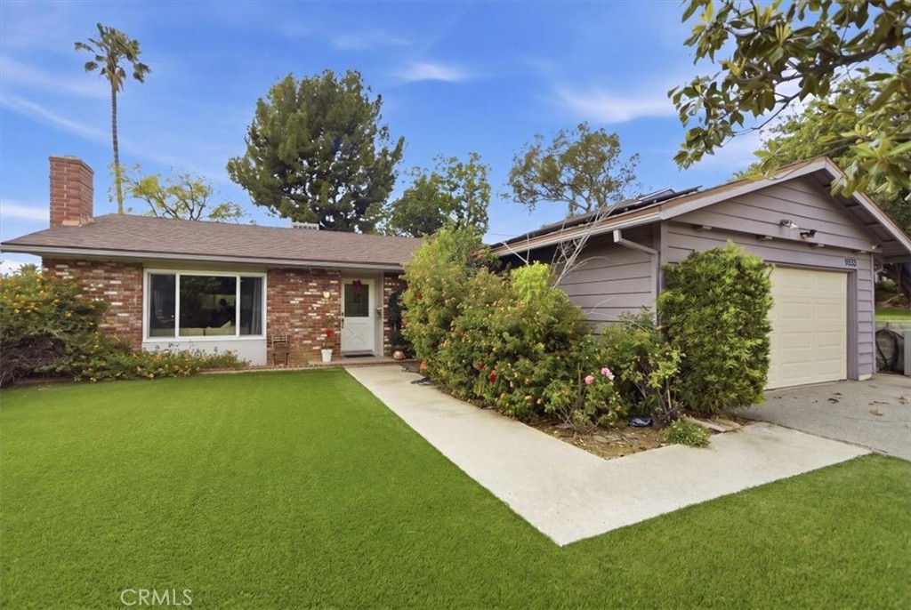 9533 Frankirst Property Photo 2