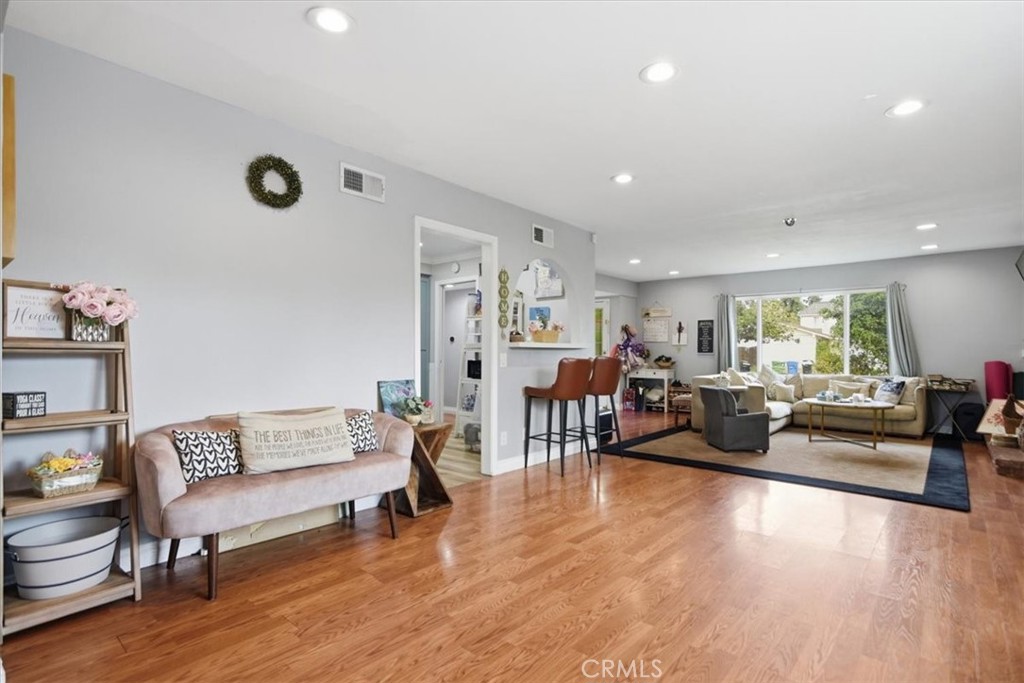 9533 Frankirst Property Photo 8