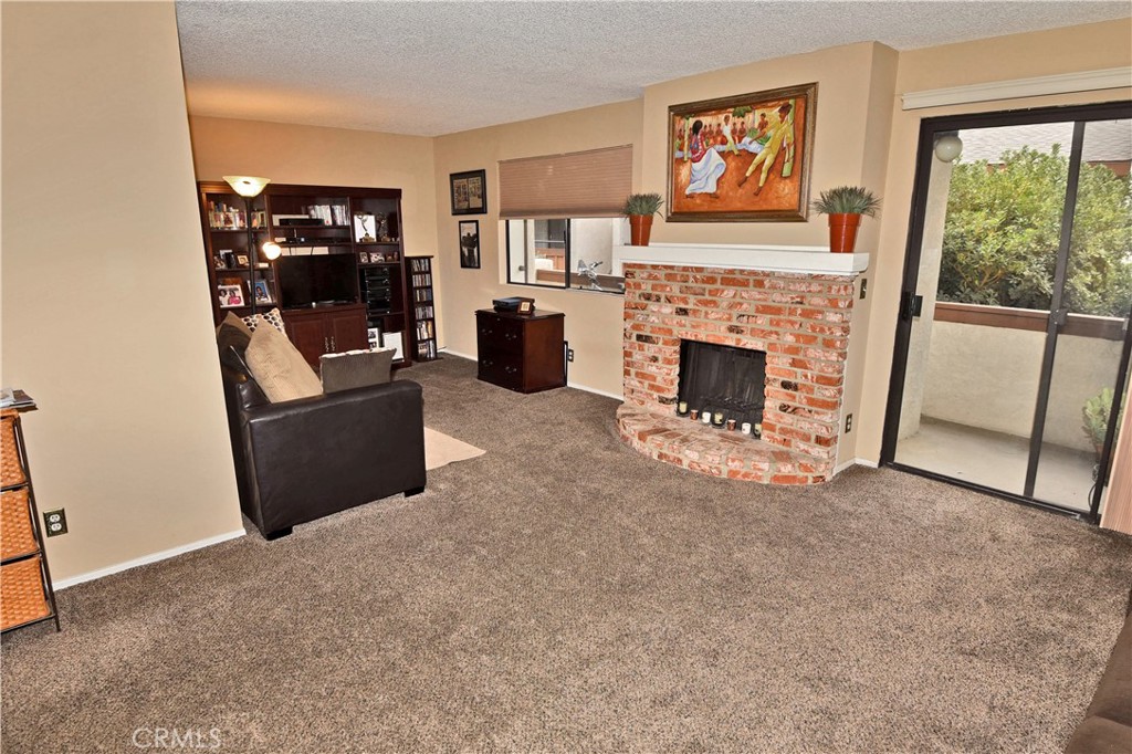 15155 Sherman Way 37 Property Photo 4