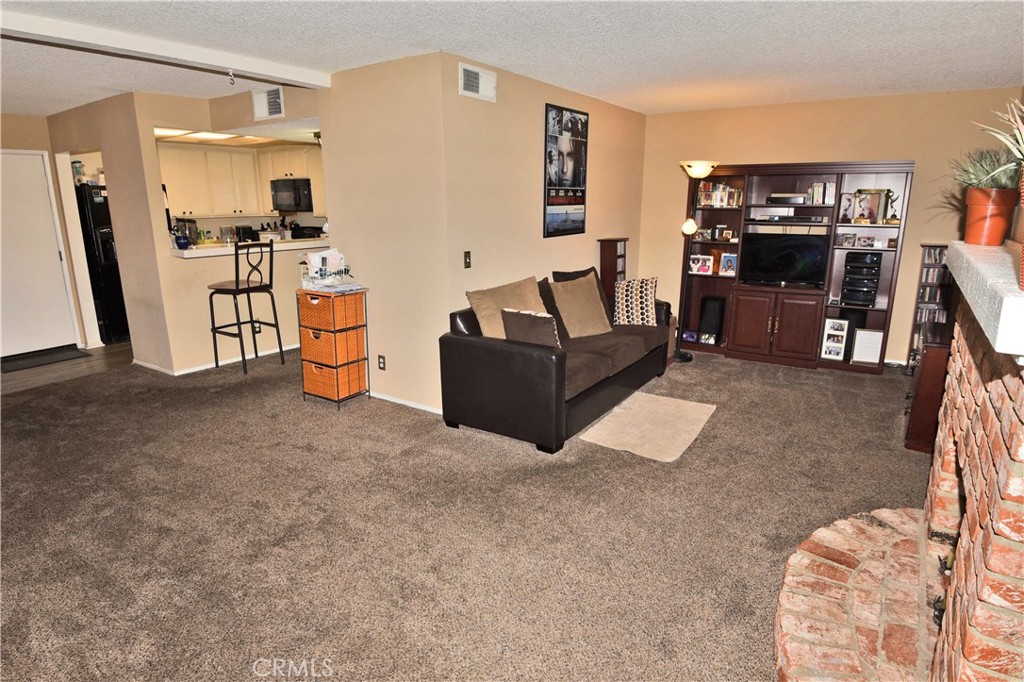15155 Sherman Way 37 Property Photo 5