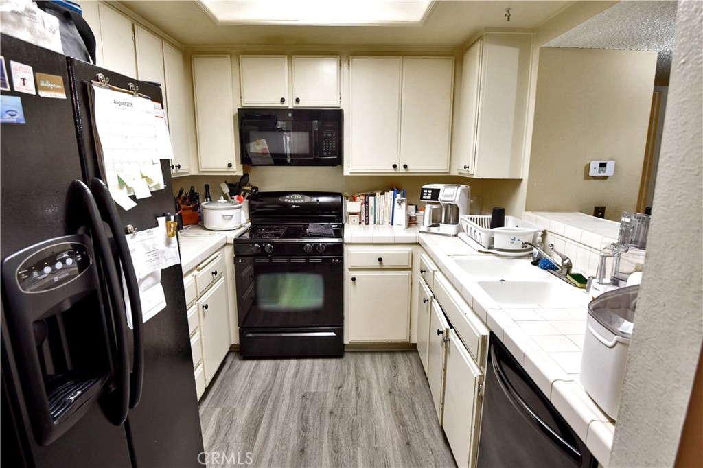 15155 Sherman Way 37 Property Photo 11