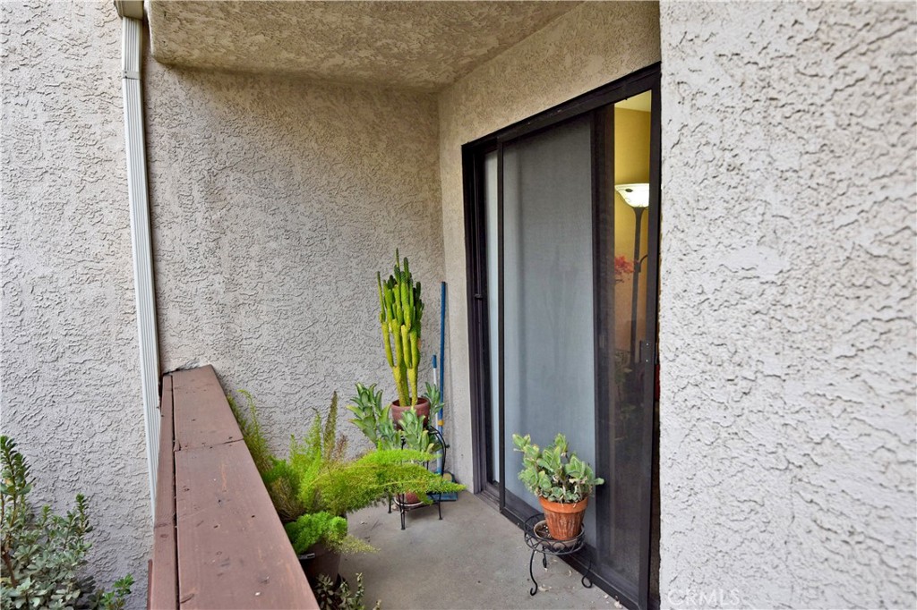 15155 Sherman Way 37 Property Photo 28