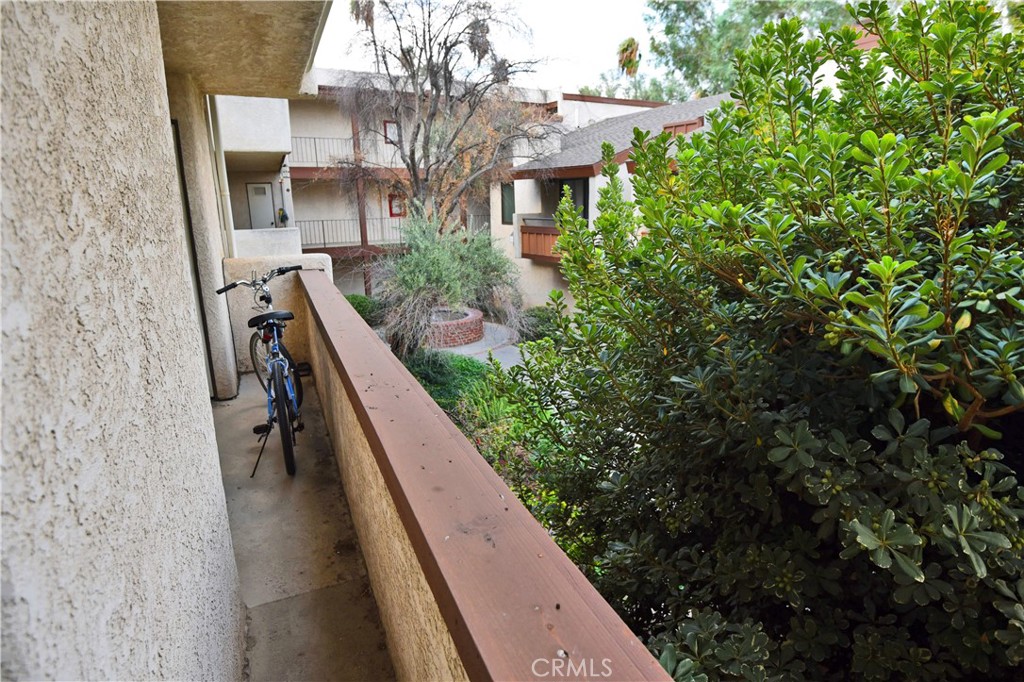 15155 Sherman Way 37 Property Photo 29