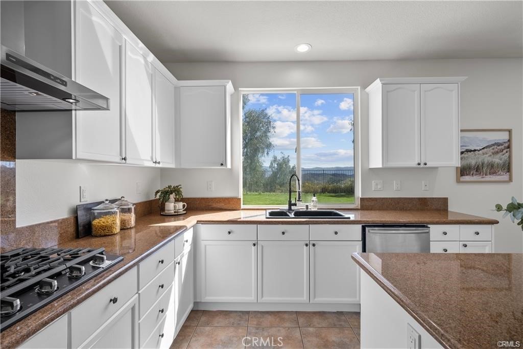29052 Madrid Place Property Photo 17
