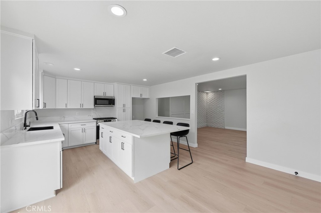 727 Brossard Property Photo 4