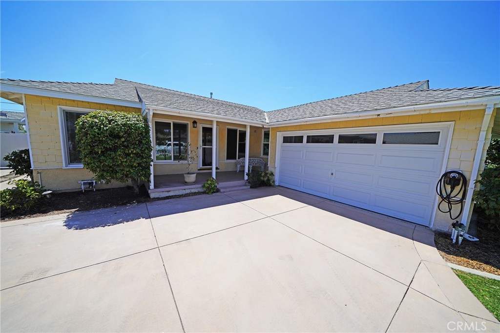 11252 Delano Property Photo 1