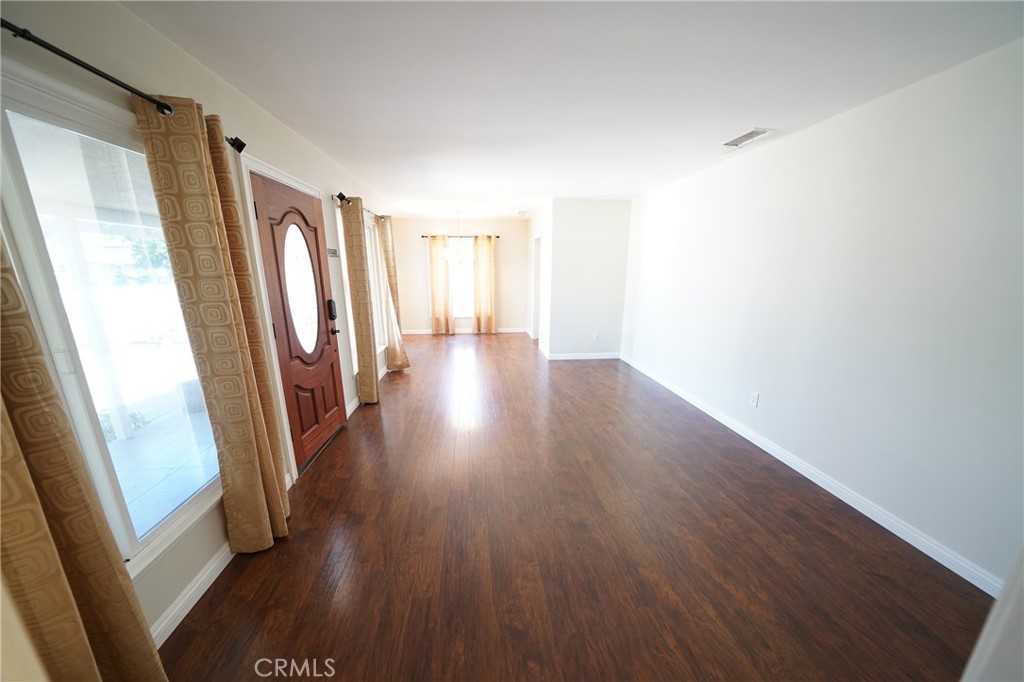 11252 Delano Property Photo 3