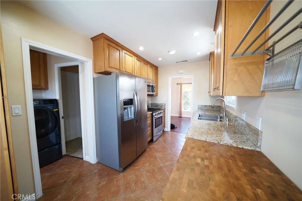 11252 Delano Property Photo 5