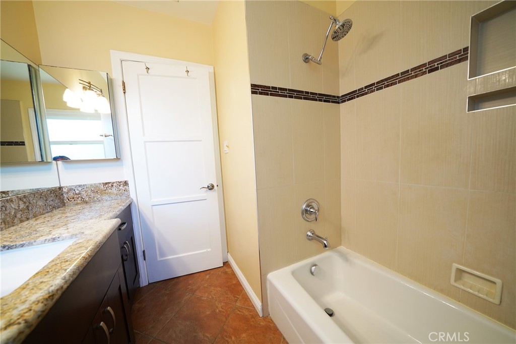 11252 Delano Property Photo 8