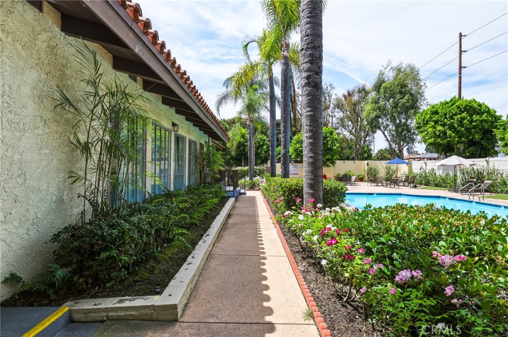 12720 Burbank Boulevard 205 Property Photo 22