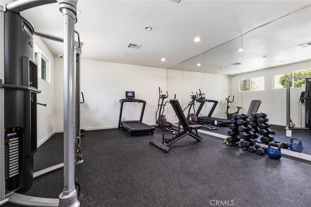 12720 Burbank Boulevard 205 Property Photo 23