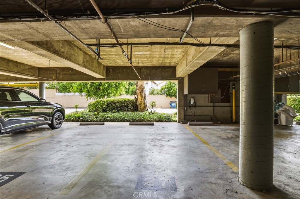 12720 Burbank Boulevard 205 Property Photo 25