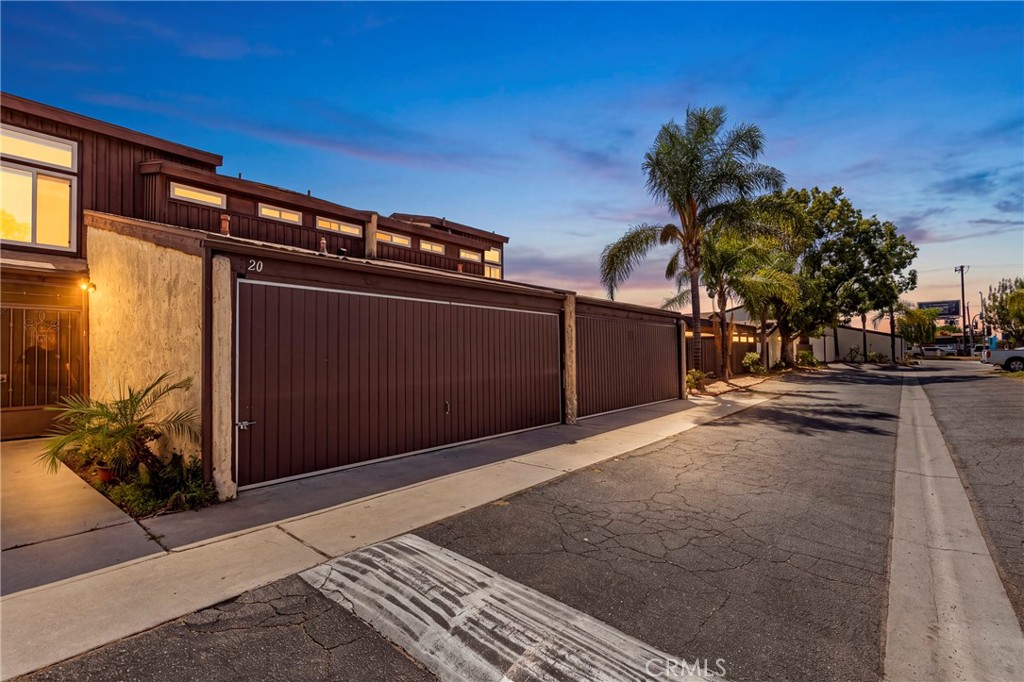 10950 Saticoy 20 Property Photo 2