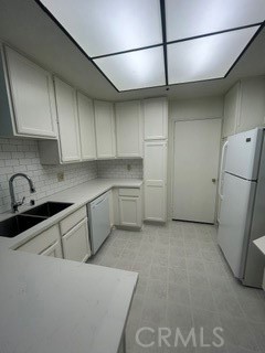 14630 Dickens Property Photo 8