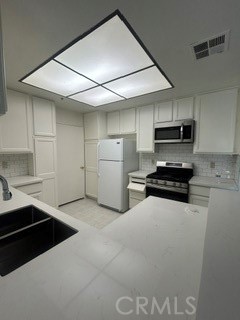 14630 Dickens Property Photo 10