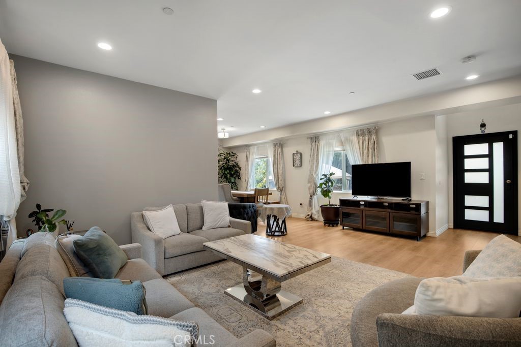 9304 Franklin Street Property Photo 7