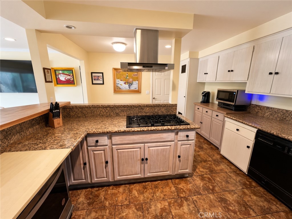 22667 Criswell Property Photo 9