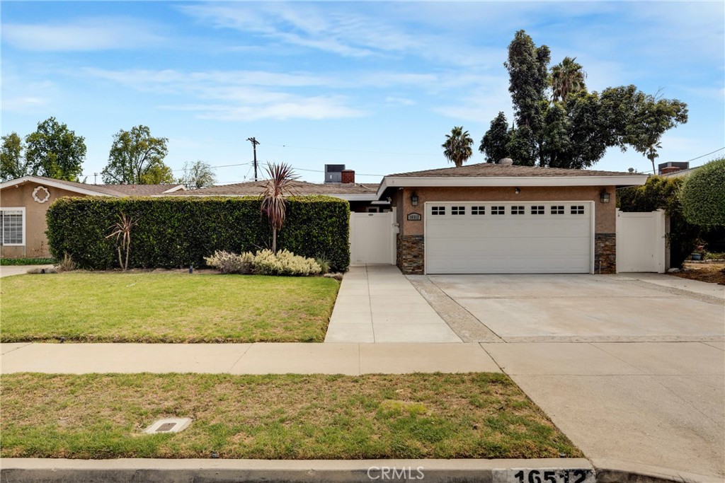 16512 Tupper Property Photo