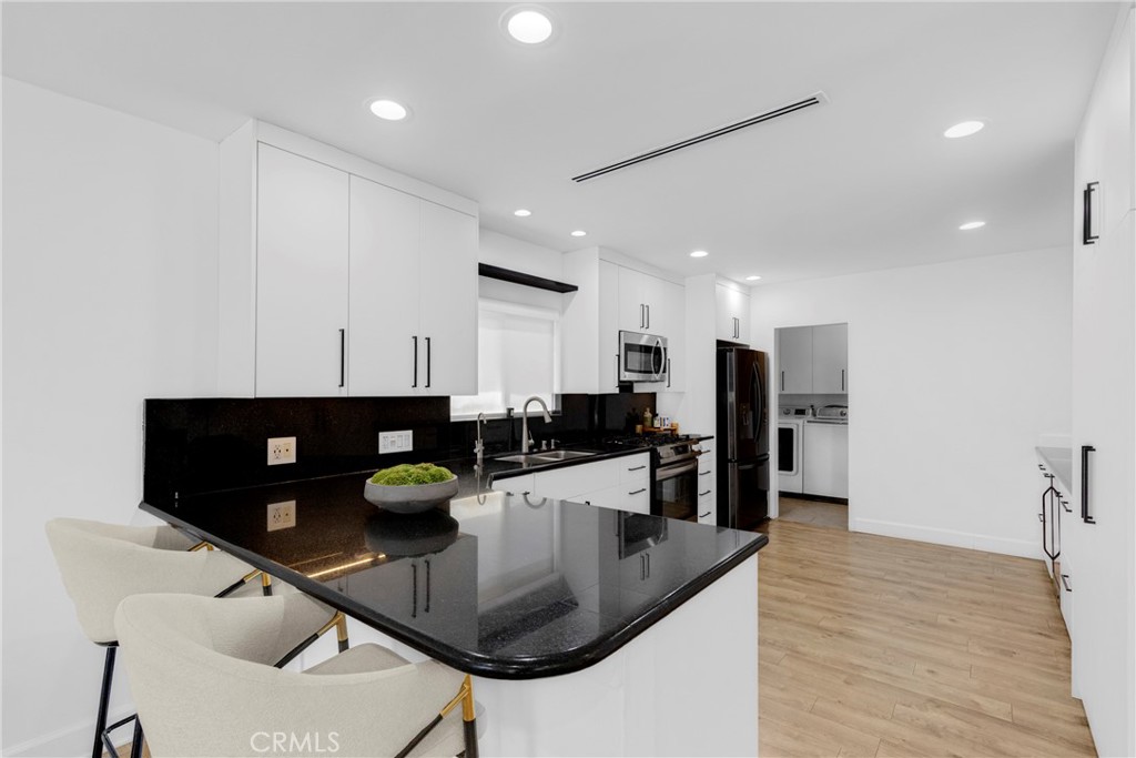 16512 Tupper Property Photo 13