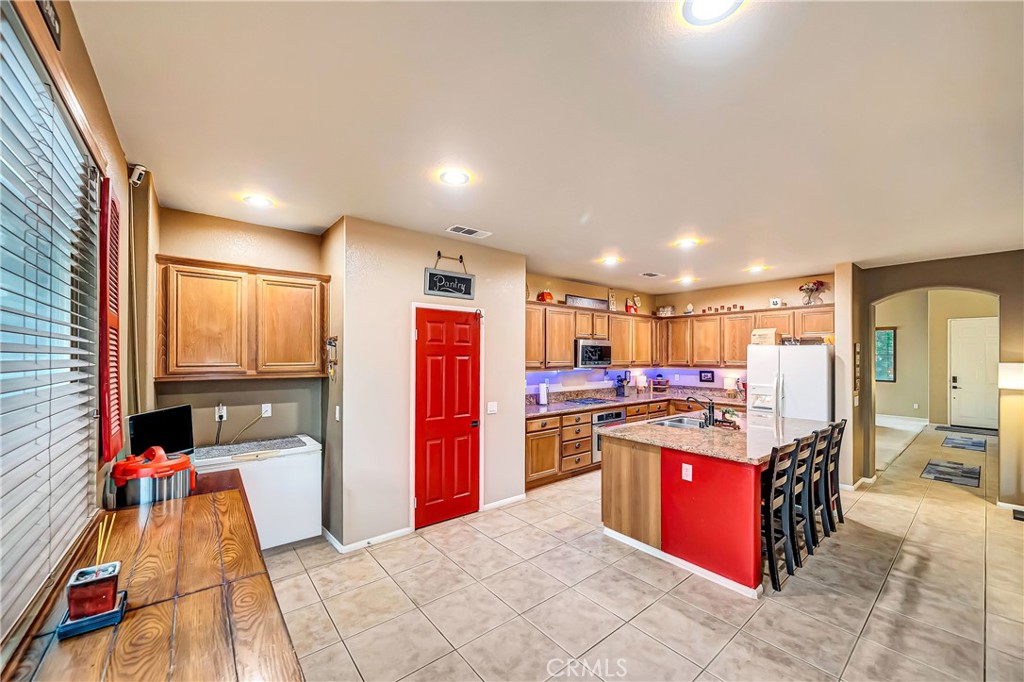 4659 W Avenue J13 Property Photo 18
