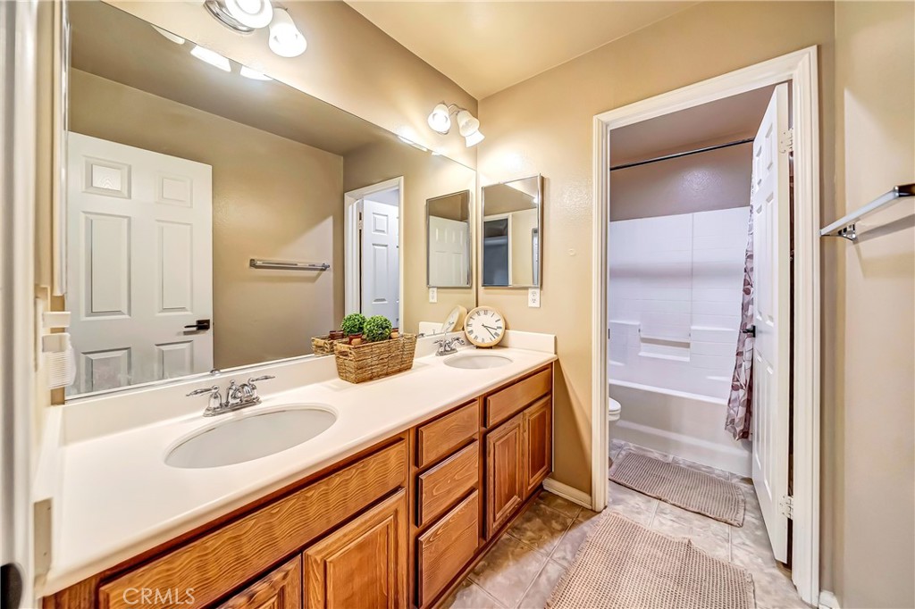 4659 W Avenue J13 Property Photo 36