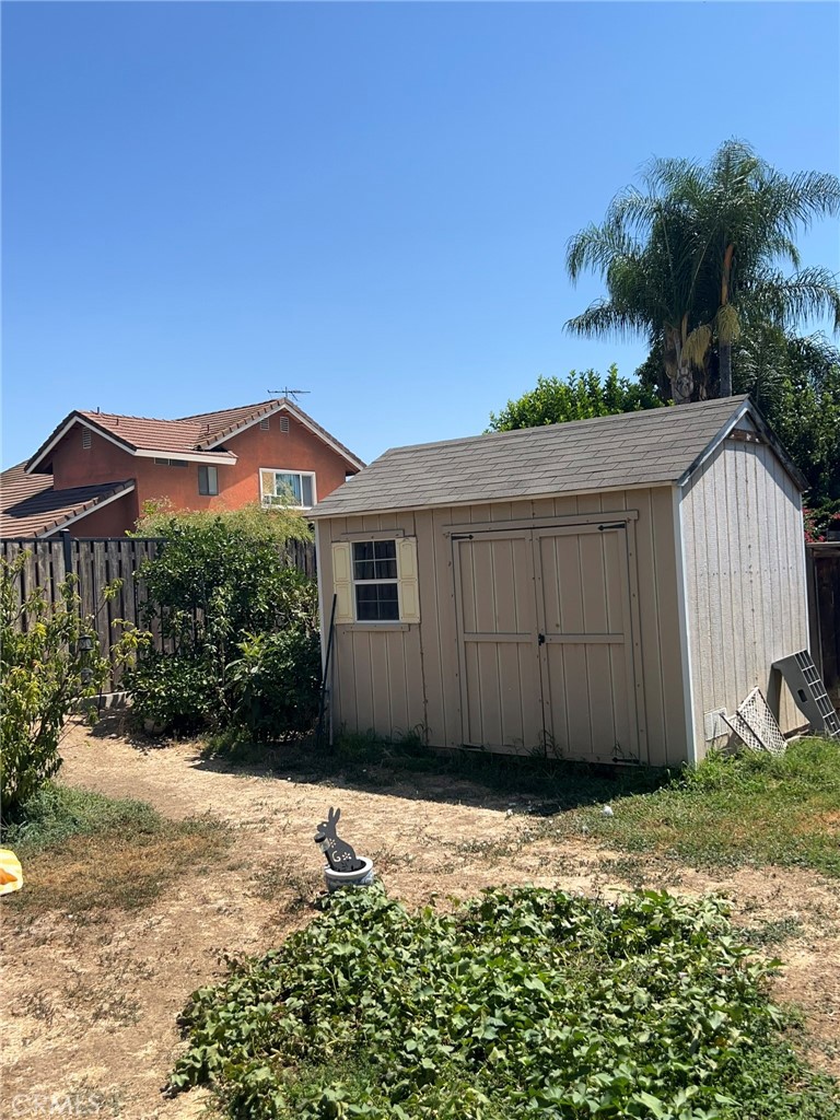 11439 Rancho La Brea Drive Property Photo 3
