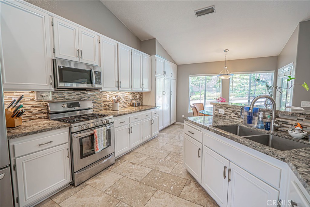 42319 Camden Way Property Photo 3