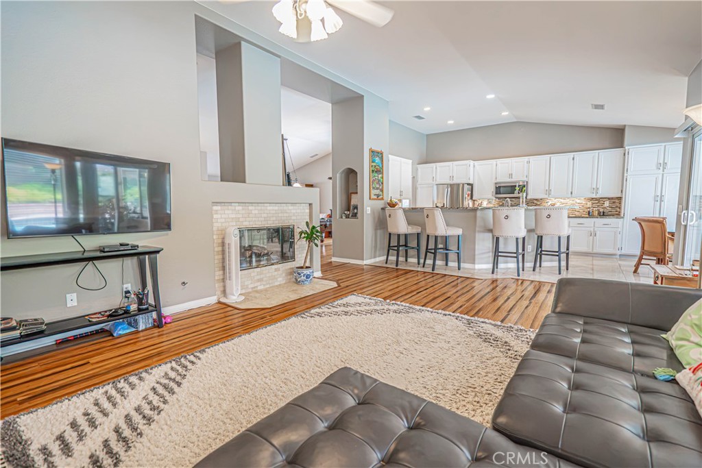 42319 Camden Way Property Photo 8