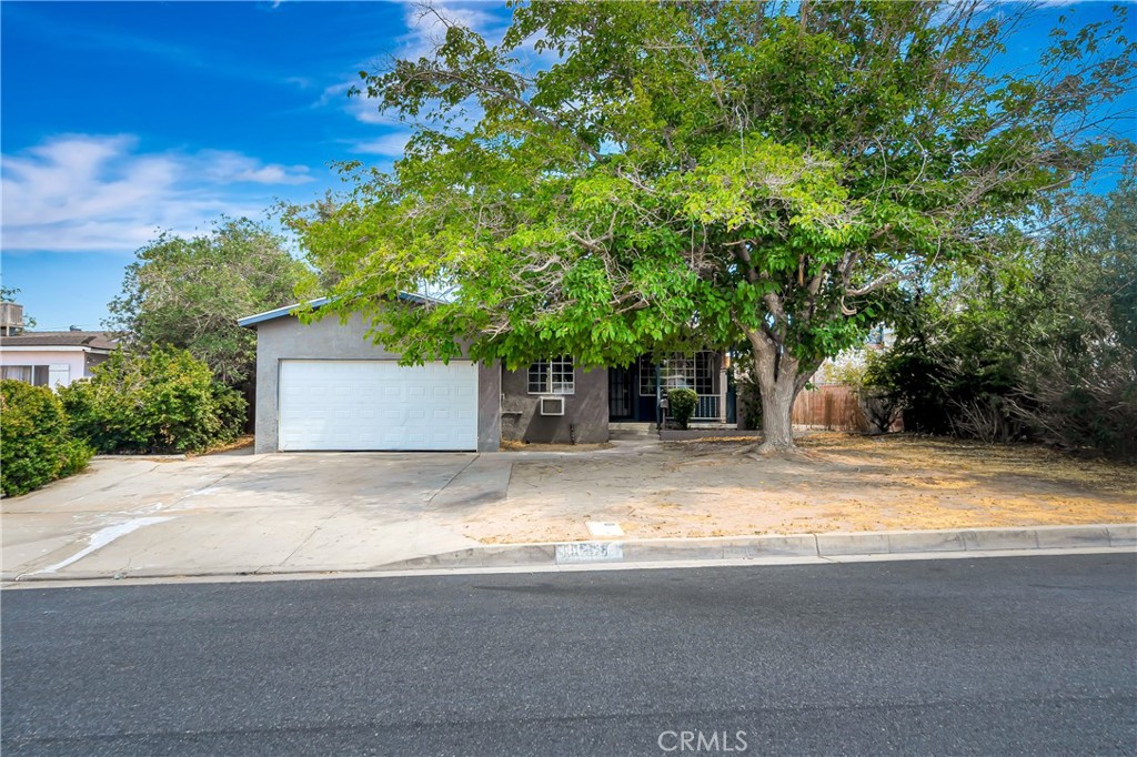 44258 Foxton Property Photo 2