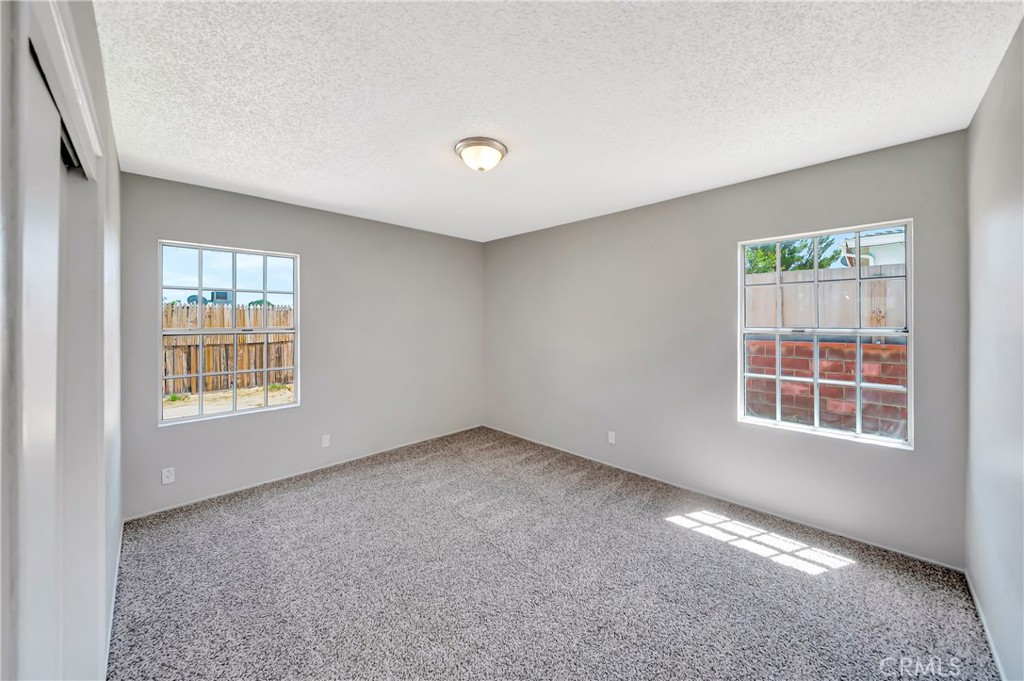 44258 Foxton Property Photo 22