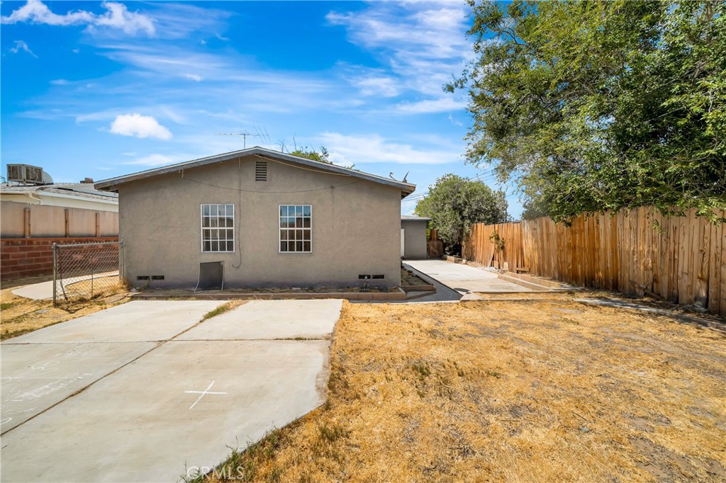 44258 Foxton Property Photo 34