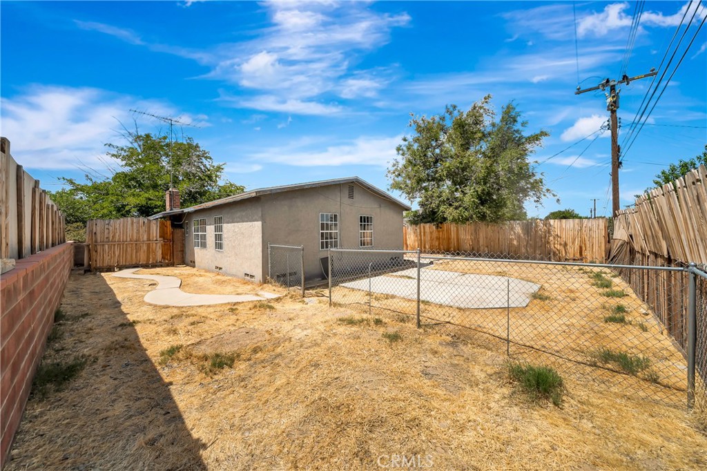 44258 Foxton Property Photo 35