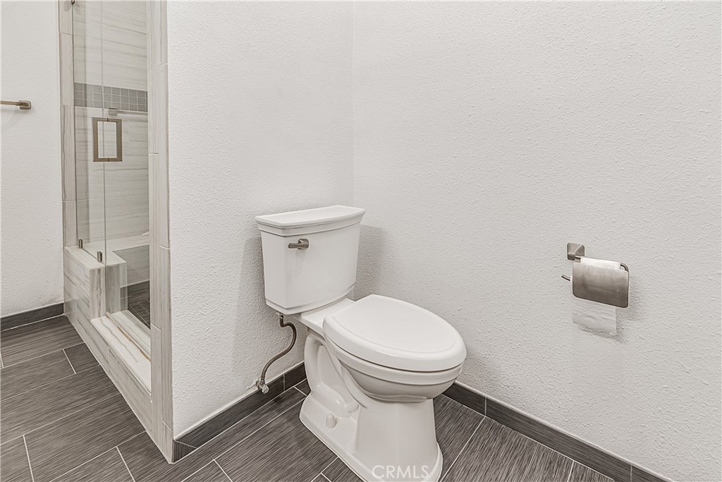 16940 Chatsworth Street 211 Property Photo 18