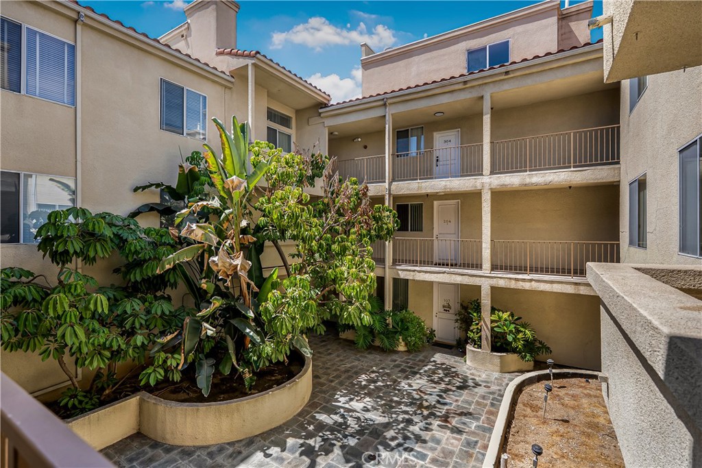 16940 Chatsworth Street 211 Property Photo 22